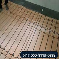 기존 바닥 위에 건식난방 패널을 깐 방